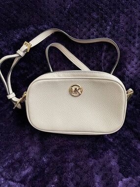 Michael Kors Pale  Pink Pebbled Leather Crossbody with Gold MK Emblem NWOT